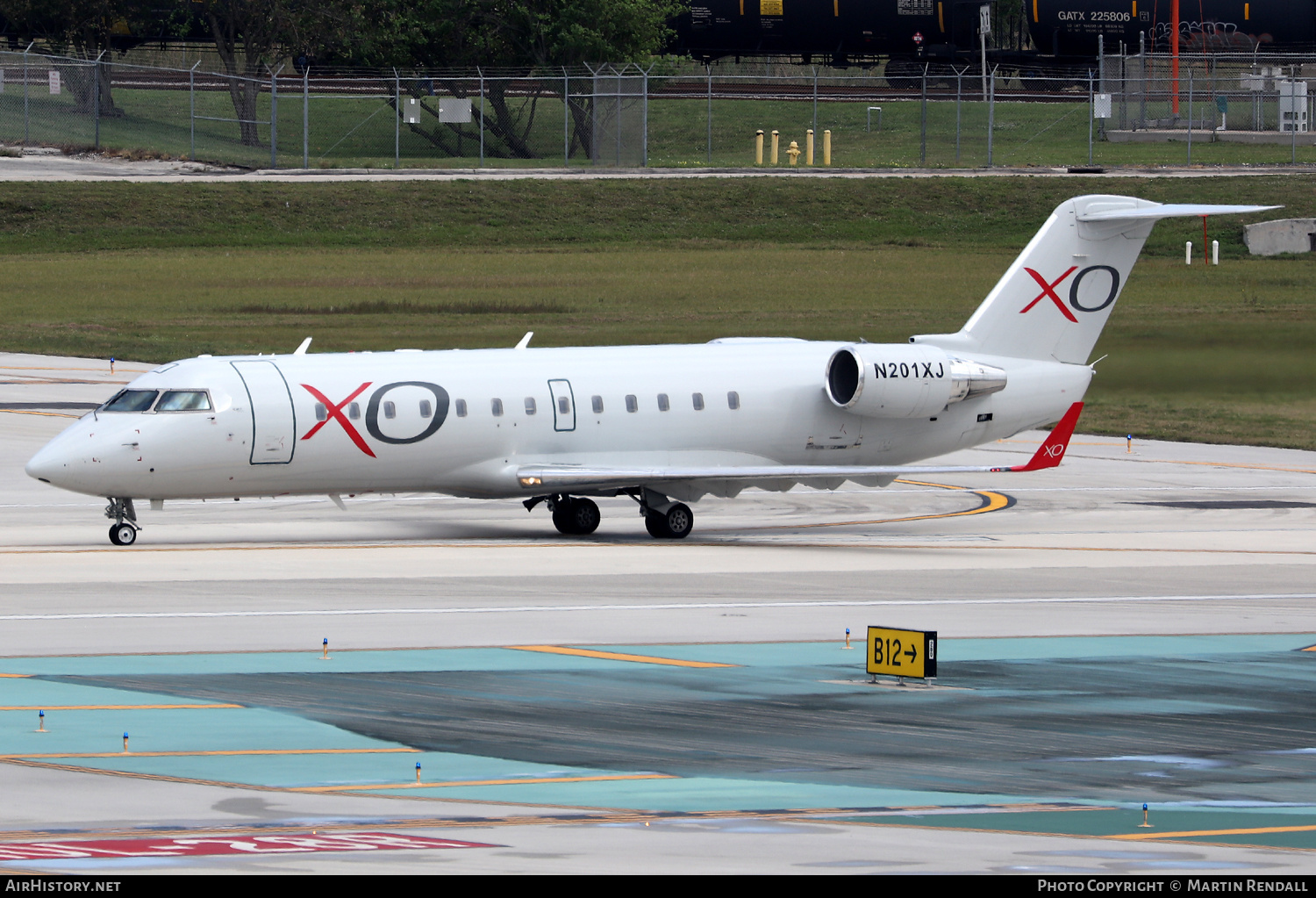 Aircraft Photo of N201XJ | Bombardier CRJ-200ER (CL-600-2B19) | XOJet | AirHistory.net #674014