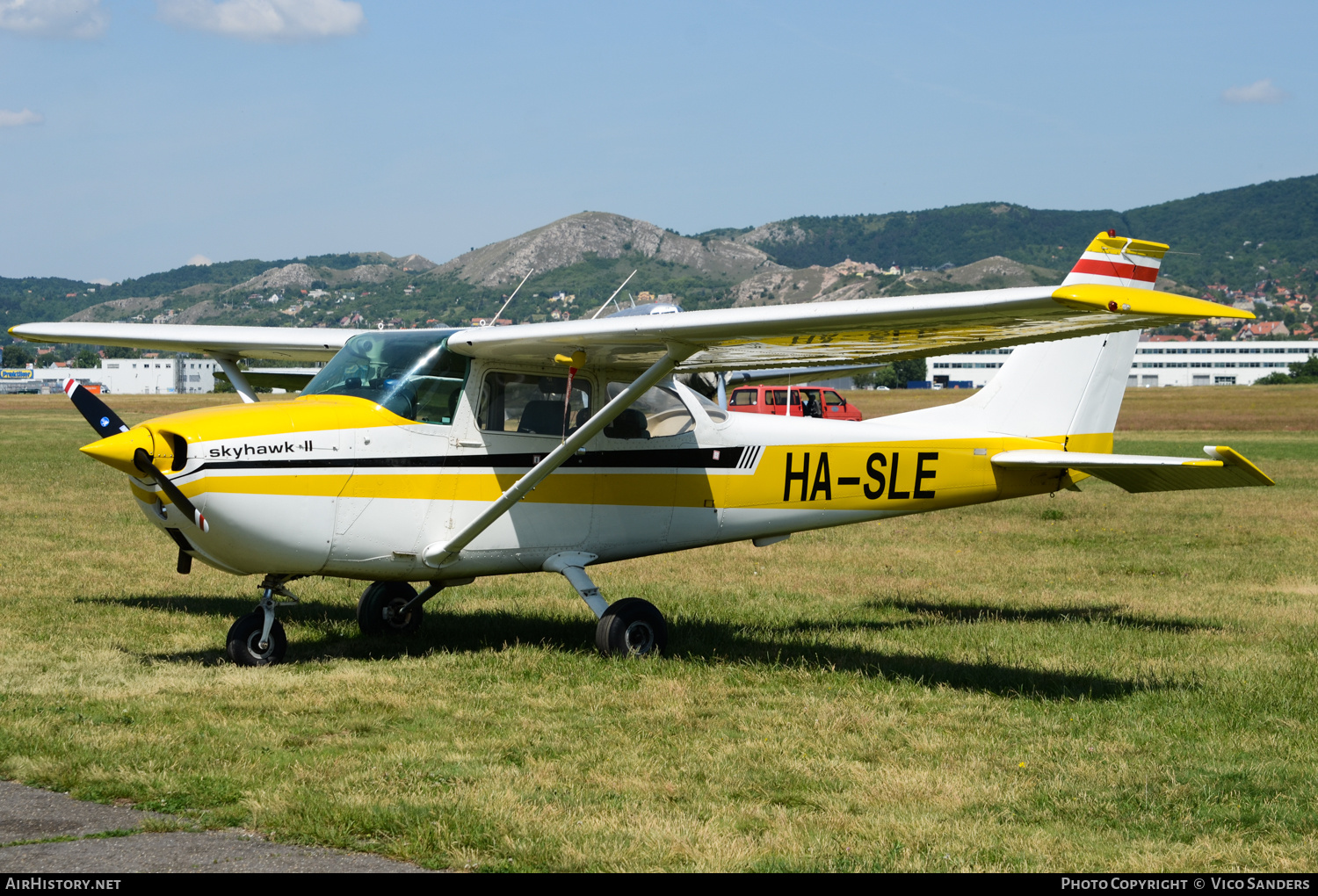 Aircraft Photo of HA-SLE | Cessna 172L Skyhawk | AirHistory.net #674084