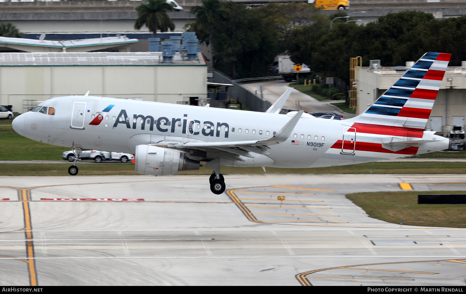 Aircraft Photo of N9019F | Airbus A319-115 | American Airlines | AirHistory.net #674110