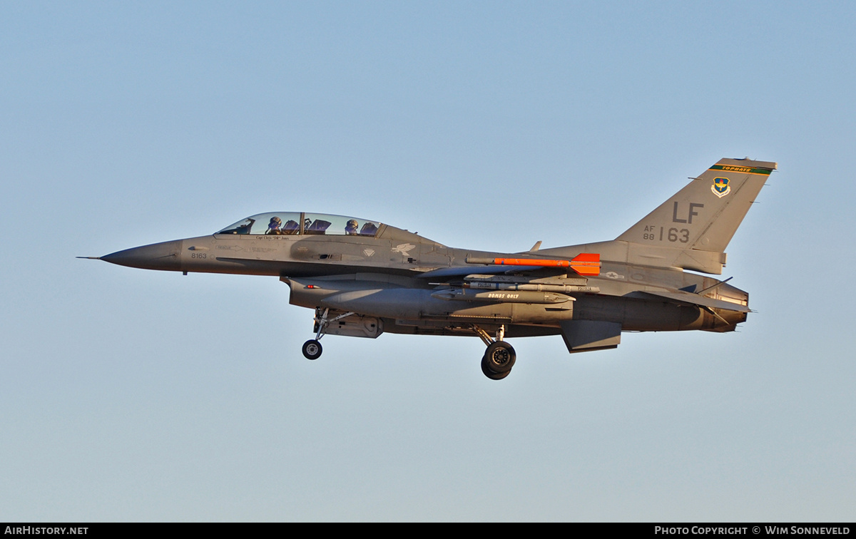 Aircraft Photo of 88-0163 / AF88-163 | General Dynamics F-16DM Fighting Falcon | USA - Air Force | AirHistory.net #674278