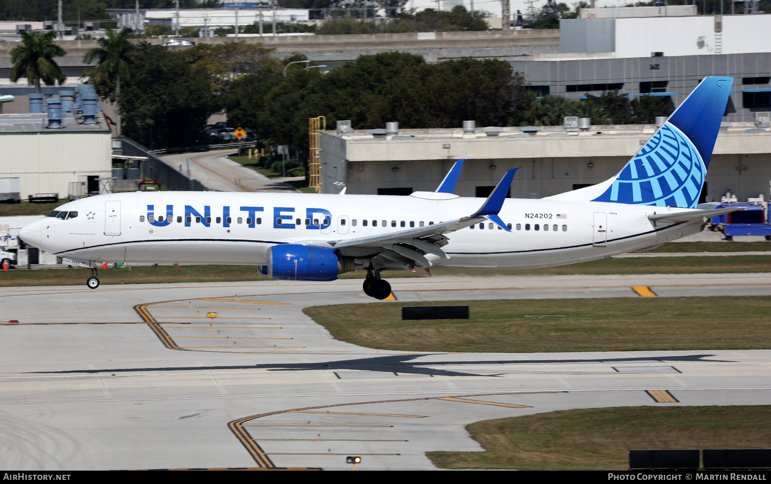 Aircraft Photo of N24202 | Boeing 737-824 | United Airlines | AirHistory.net #674406