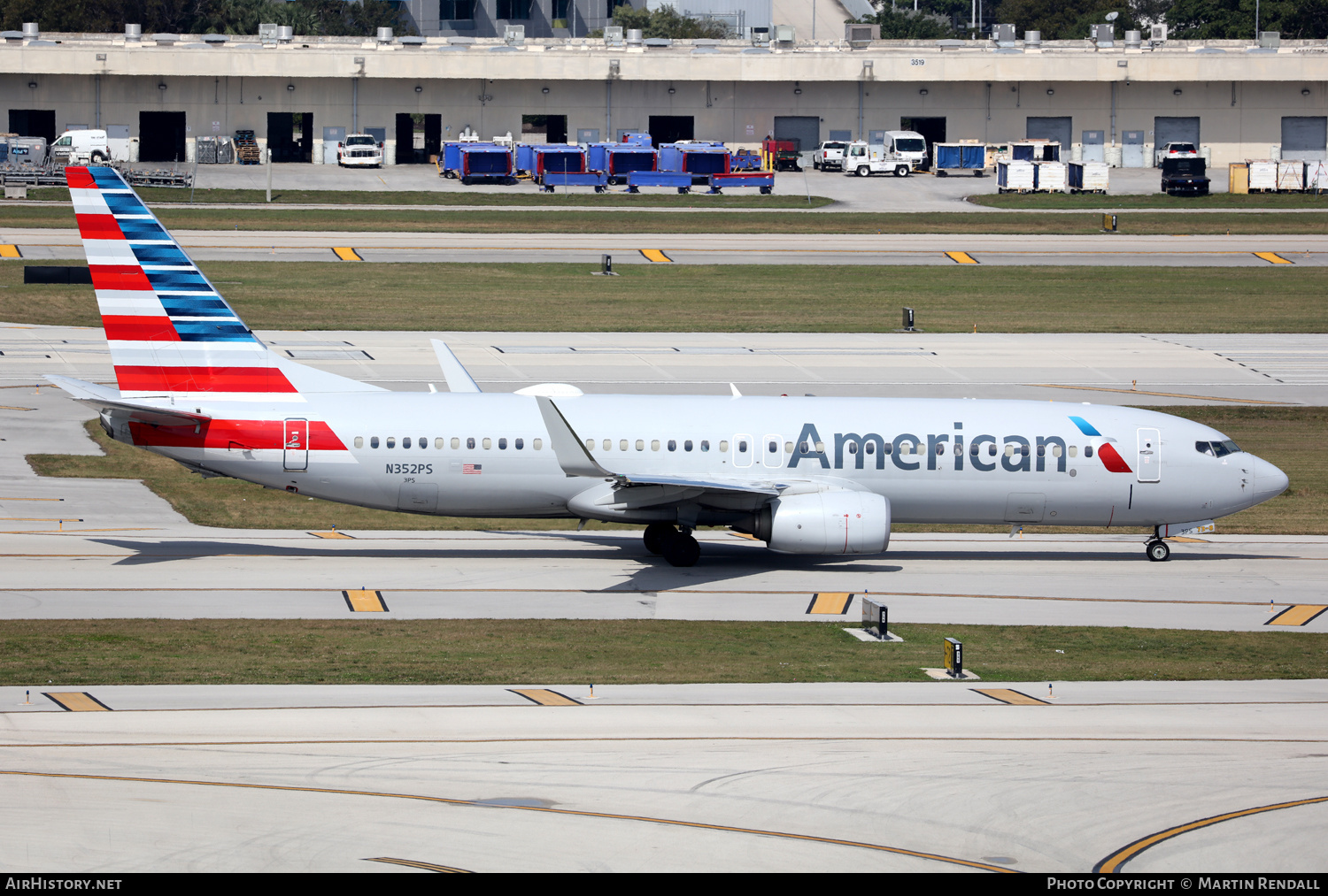Aircraft Photo of N352PS | Boeing 737-800 | American Airlines | AirHistory.net #674569