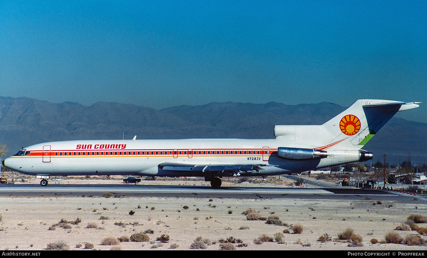 Aircraft Photo of N728ZV | Boeing 727-264/Adv | Sun Country Airlines | AirHistory.net #674625
