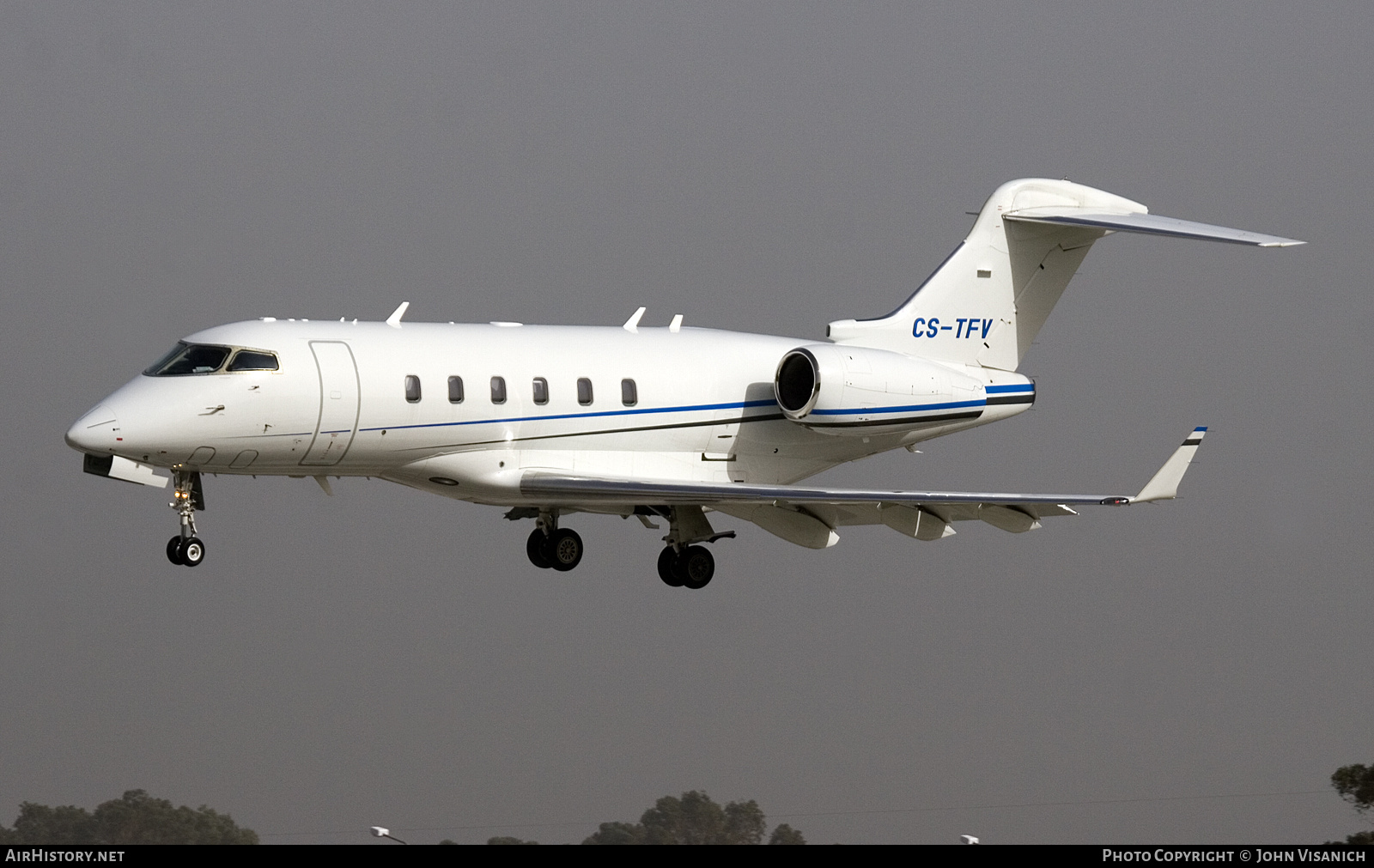 Aircraft Photo of CS-TFV | Bombardier Challenger 300 (BD-100-1A10) | AirHistory.net #674768