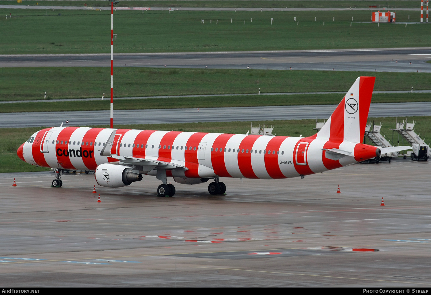 Aircraft Photo of D-AIAB | Airbus A321-211 | Condor Flugdienst | AirHistory.net #674772