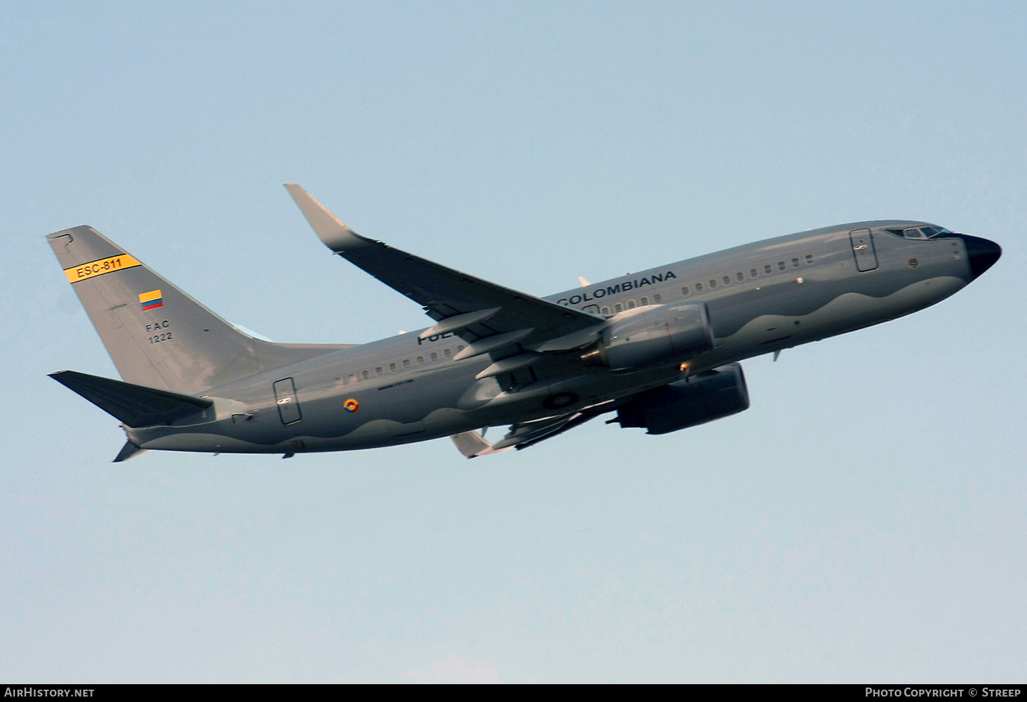 Aircraft Photo of FAC1222 | Boeing 737-732 | Colombia - Air Force | AirHistory.net #674868