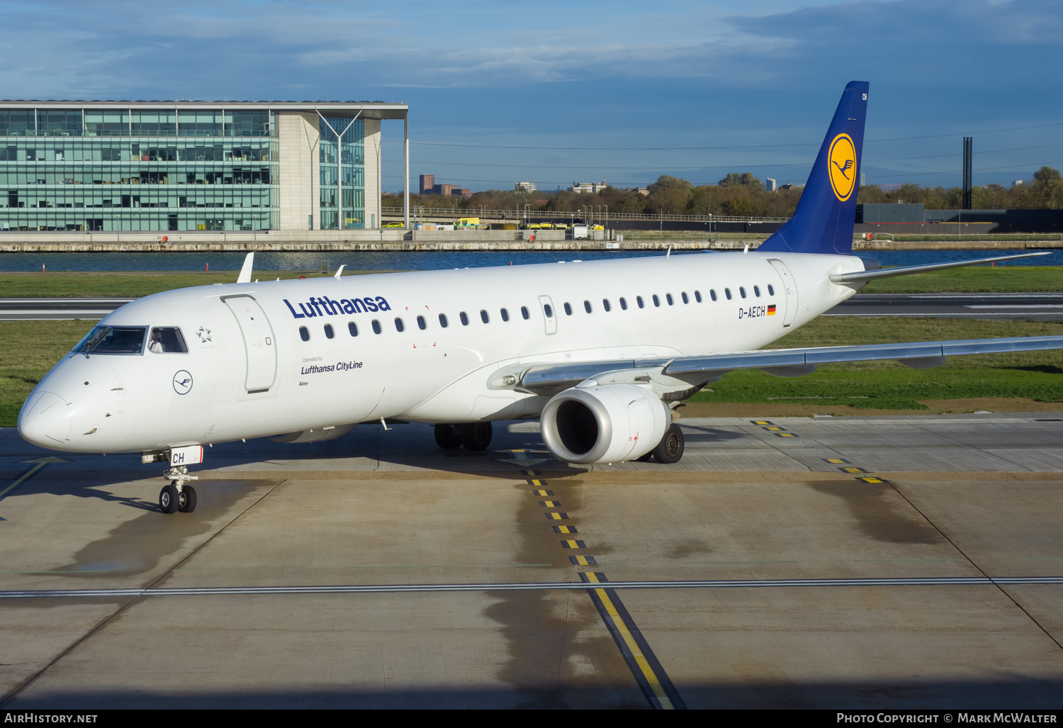 Aircraft Photo of D-AECH | Embraer 190LR (ERJ-190-100LR) | Lufthansa | AirHistory.net #674911