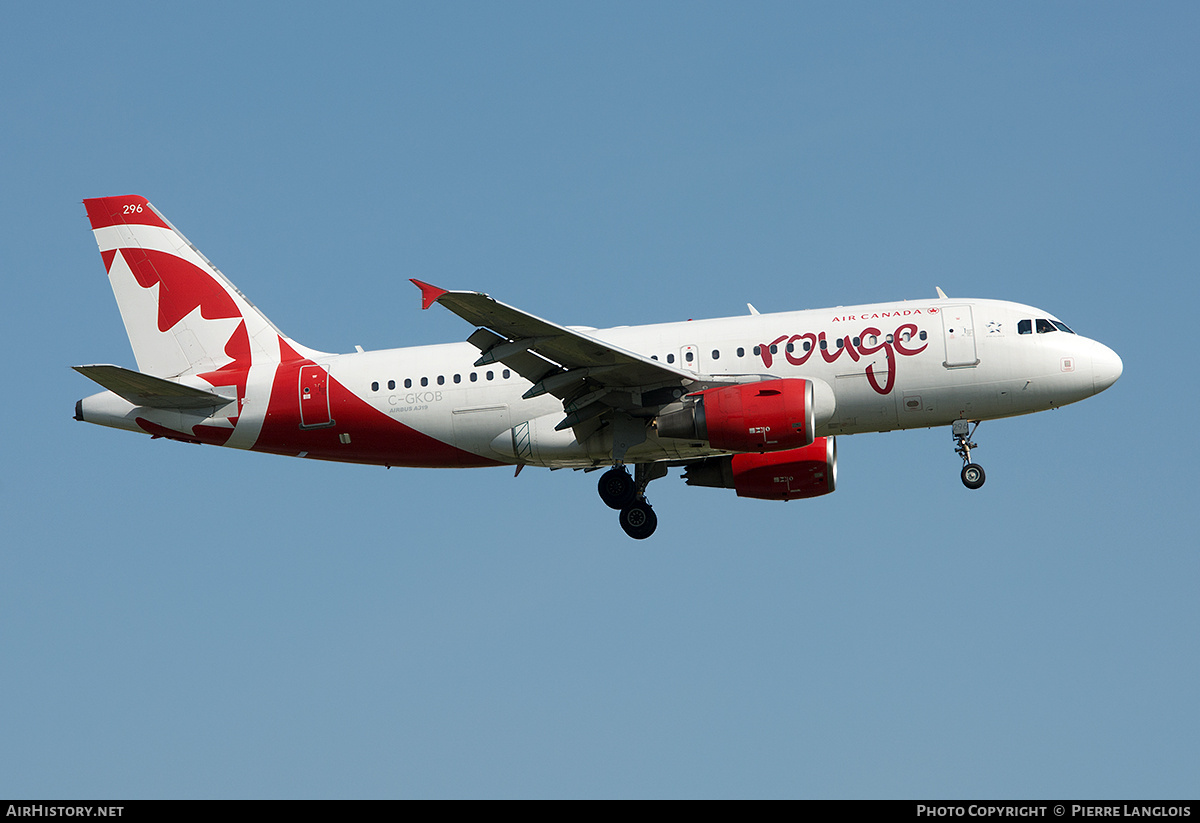 Aircraft Photo of C-GKOB | Airbus A319-112 | Air Canada Rouge | AirHistory.net #674921