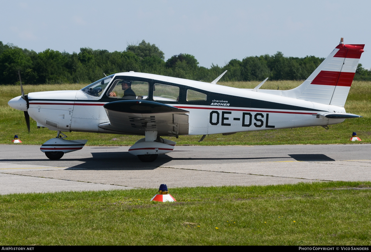 Aircraft Photo of OE-DSL | Piper PA-28-180 Cherokee Archer | AirHistory.net #675129