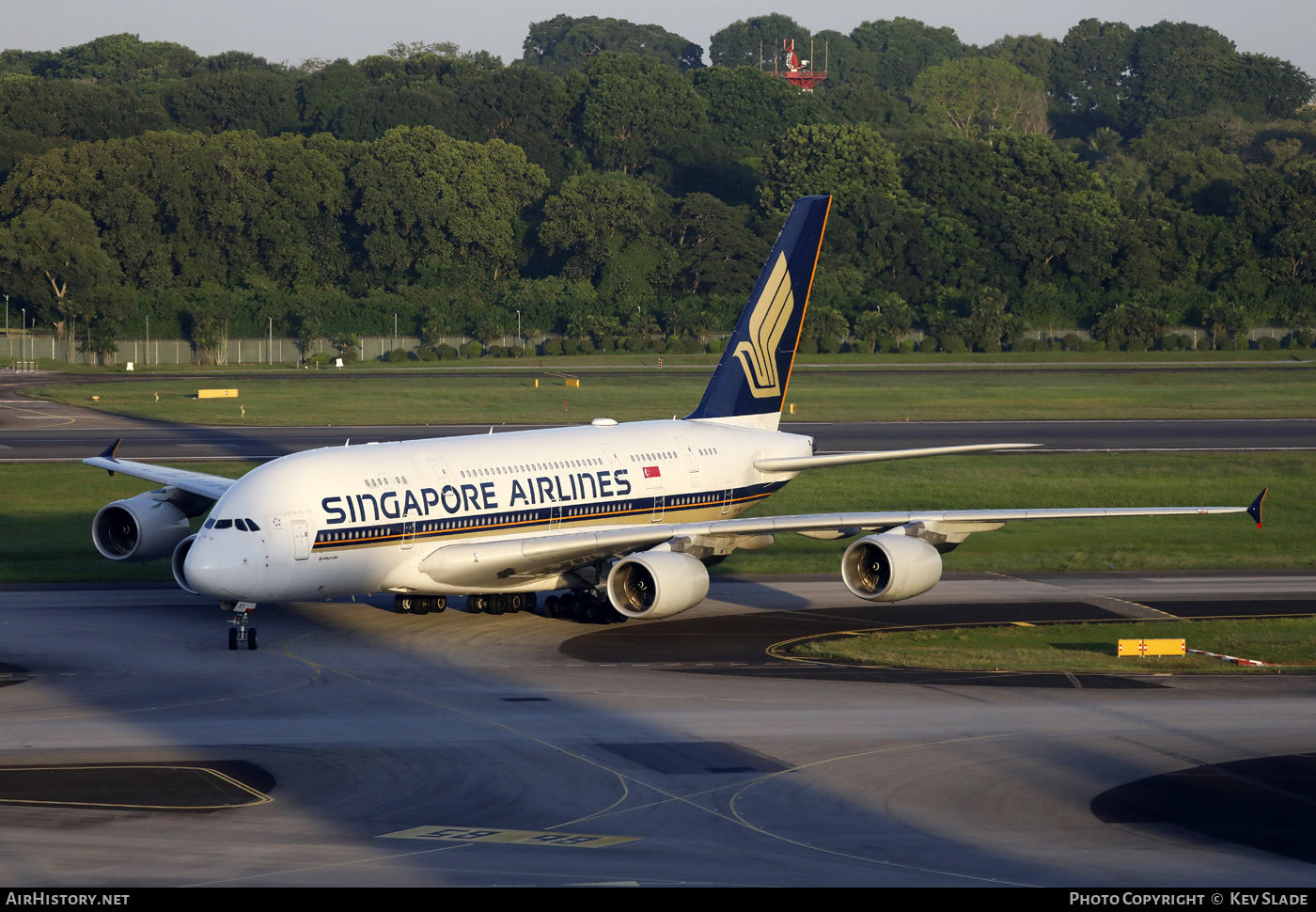 Aircraft Photo of 9V-SKY | Airbus A380-841 | Singapore Airlines | AirHistory.net #675258