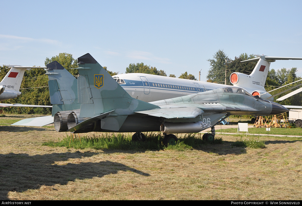 Aircraft Photo of 06 white | Mikoyan-Gurevich MiG-29 (9-12) | Ukraine - Air Force | AirHistory.net #675385