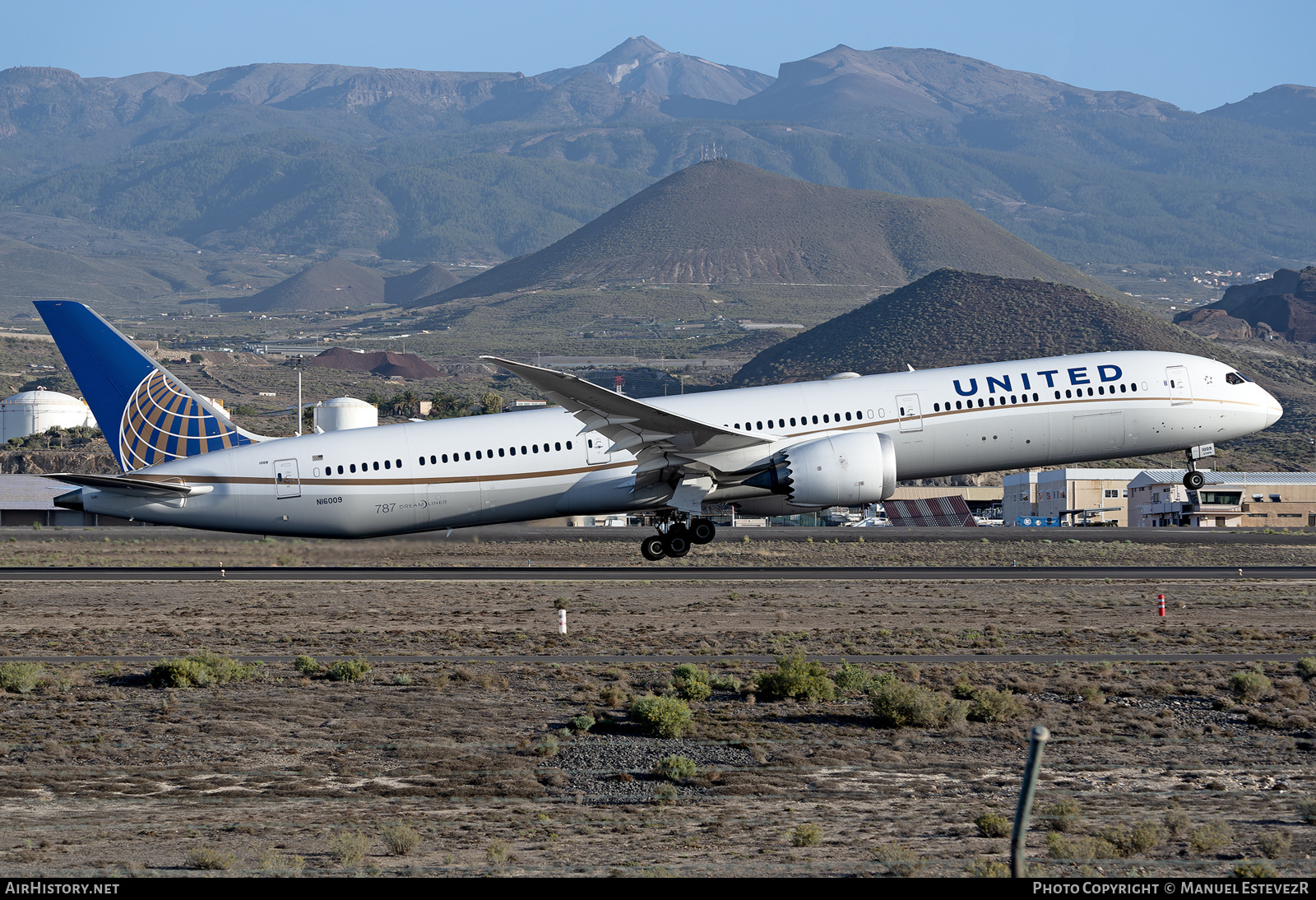 Aircraft Photo of N16009 | Boeing 787-10 Dreamliner | United Airlines | AirHistory.net #675400