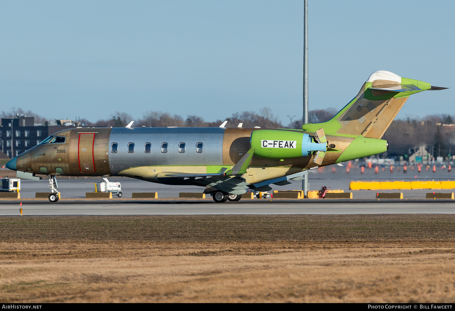 Aircraft Photo of C-FEAK | Bombardier Challenger 350 (BD-100-1A10) | AirHistory.net #675502