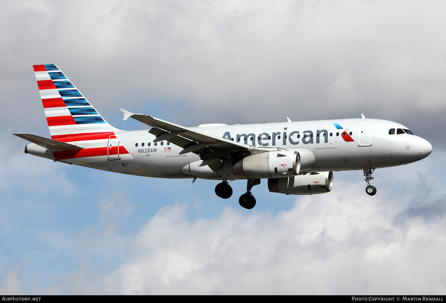 Aircraft Photo of N828AW | Airbus A319-132 | American Airlines | AirHistory.net #675556