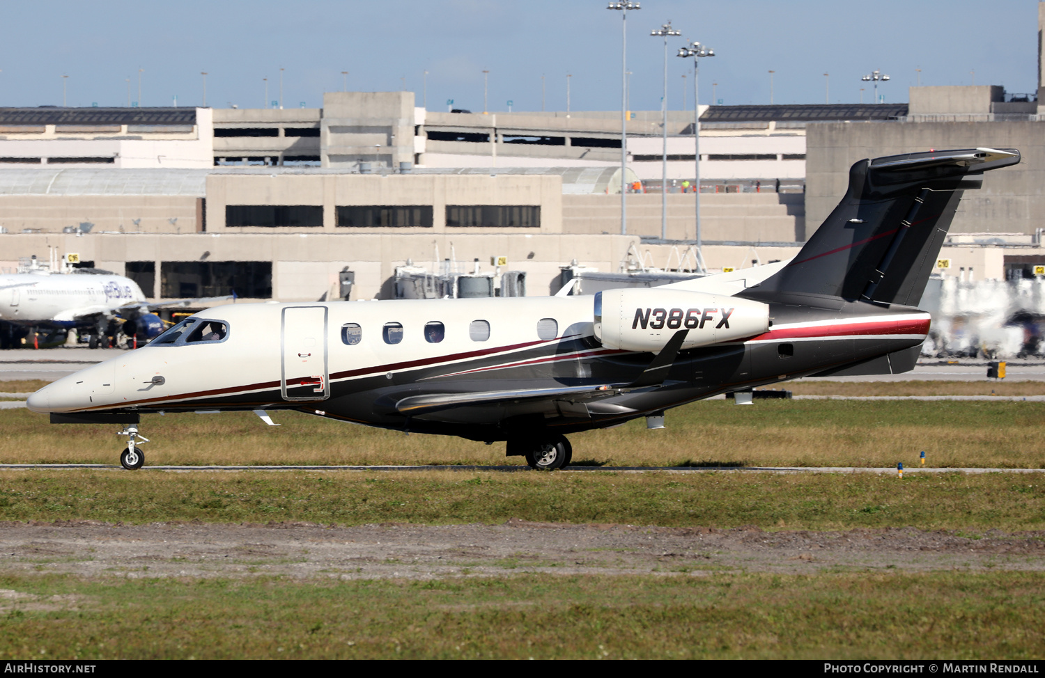Aircraft Photo of N386FX | Embraer EMB-505 Phenom 300 | AirHistory.net #675608