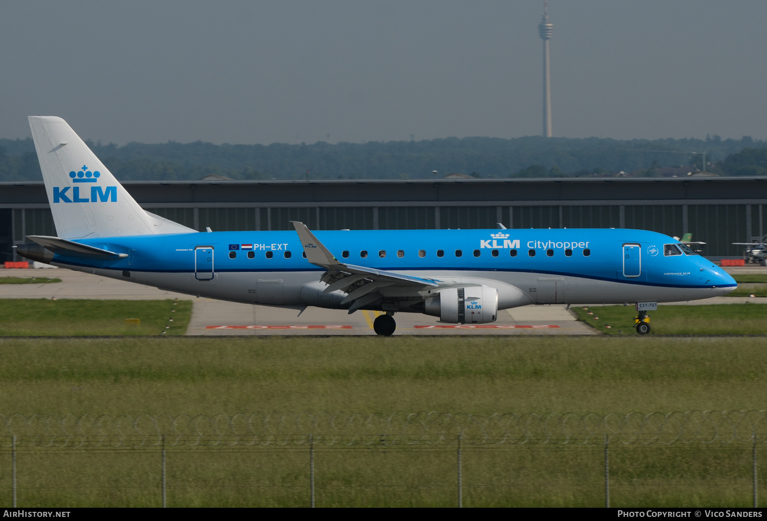 Aircraft Photo of PH-EXT | Embraer 175STD (ERJ-170-200STD) | KLM Cityhopper | AirHistory.net #675668