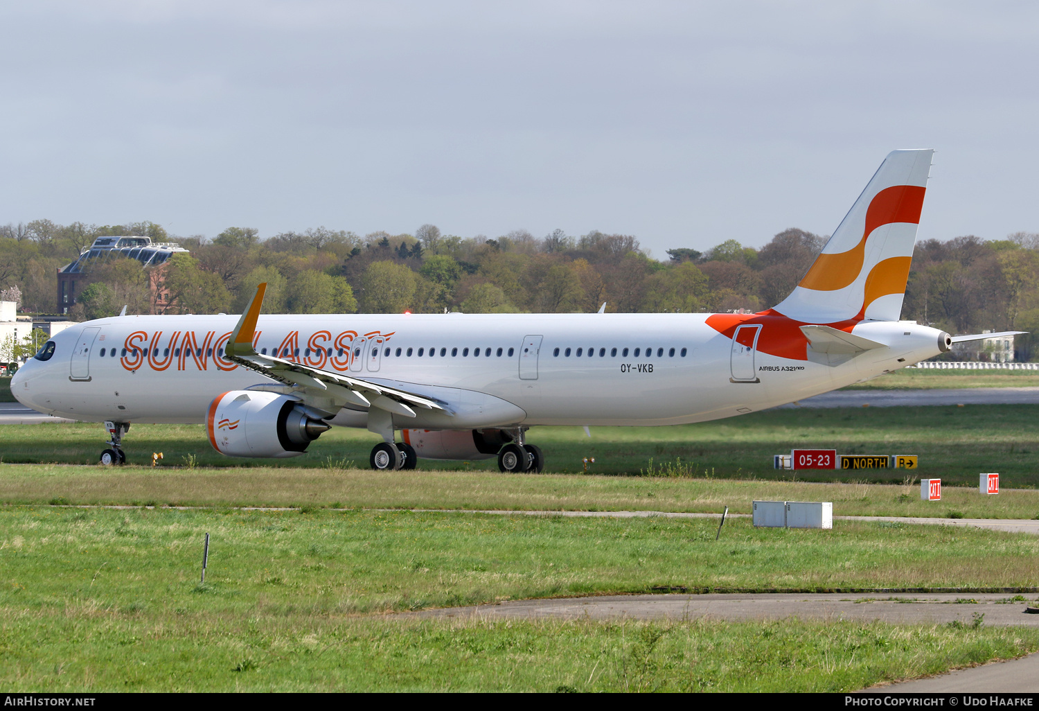 Aircraft Photo of OY-VKB | Airbus A321-251NX | Sunclass Airlines | AirHistory.net #675674