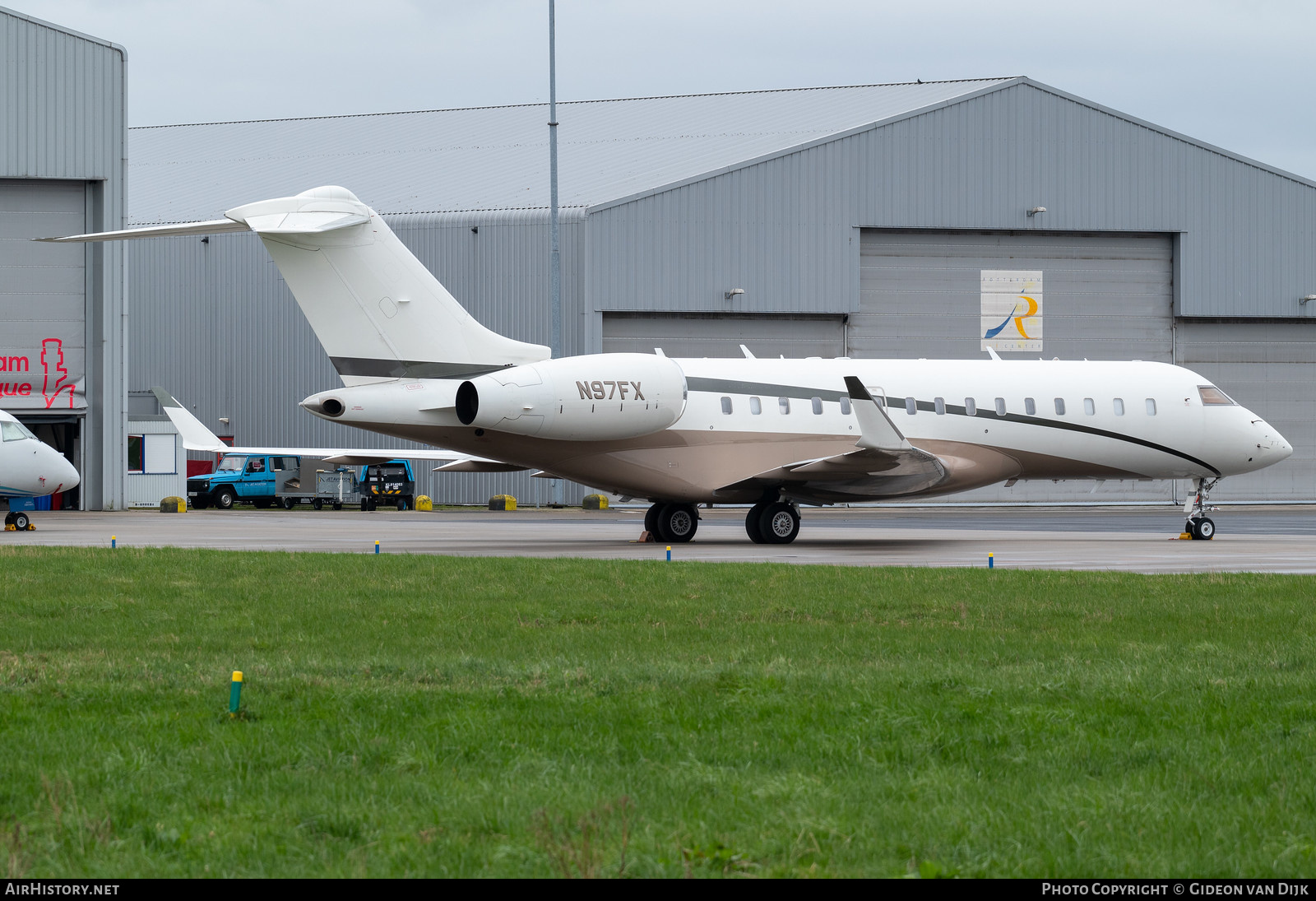 Aircraft Photo of N97FX | Bombardier Global Express XRS (BD-700-1A10) | AirHistory.net #675732