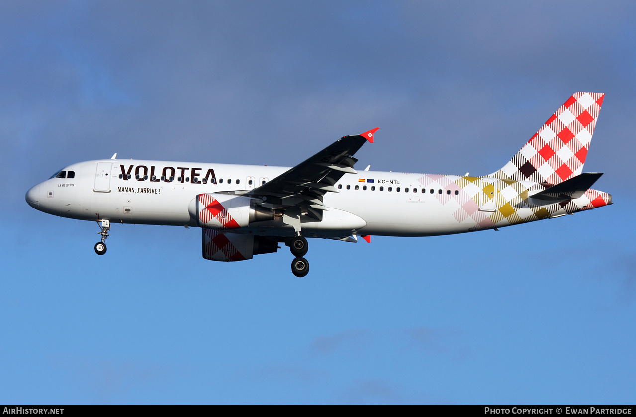 Aircraft Photo of EC-NTL | Airbus A320-216 | Volotea | AirHistory.net #675834