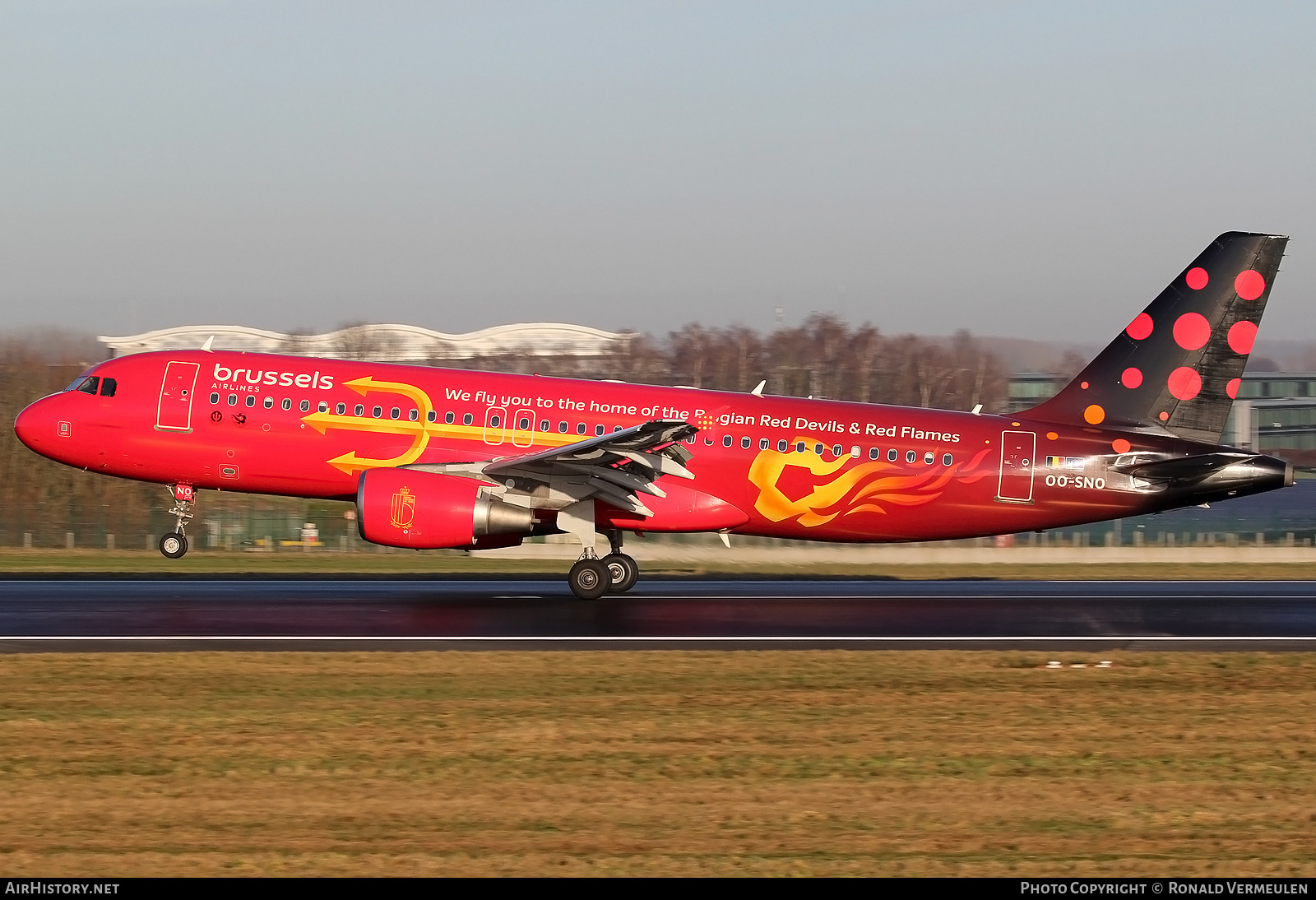 Aircraft Photo of OO-SNO | Airbus A320-214 | Brussels Airlines | AirHistory.net #675894