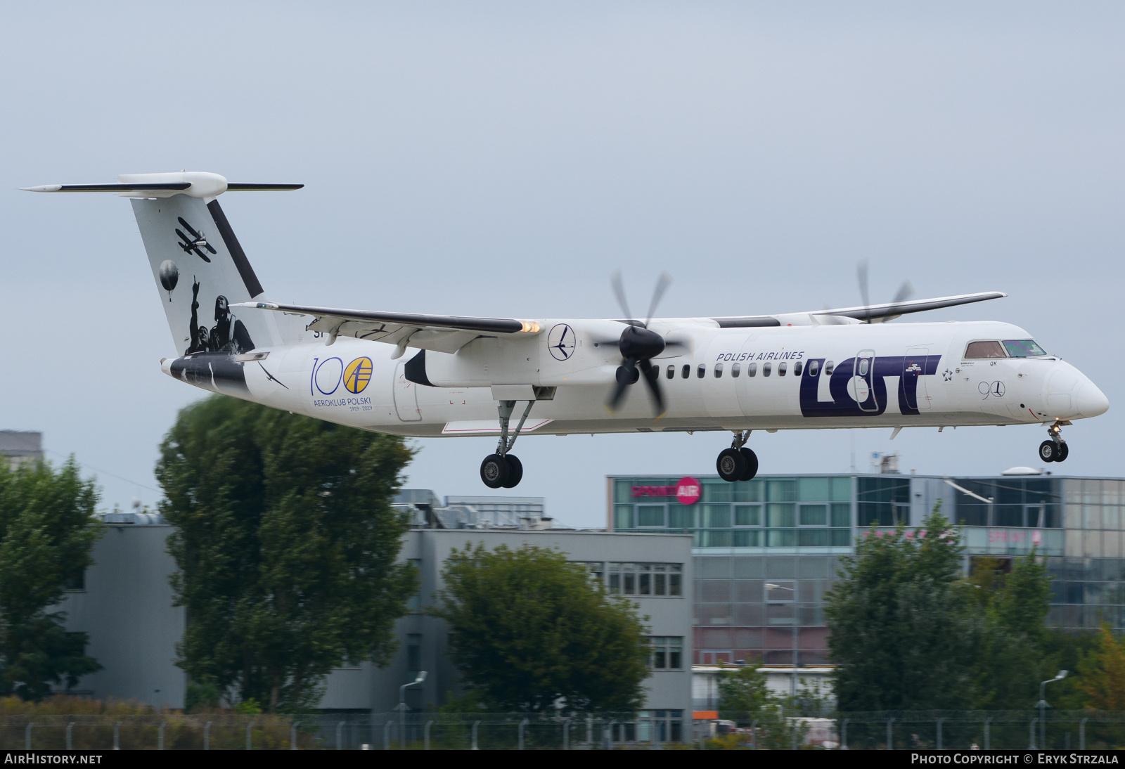 Aircraft Photo of SP-EQK | Bombardier DHC-8-402 Dash 8 | LOT Polish Airlines - Polskie Linie Lotnicze | AirHistory.net #675902