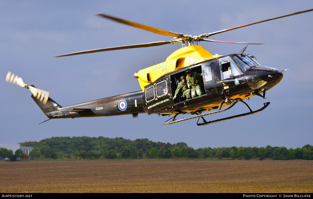 Aircraft Photo of ZJ235 | Bell 412EP Griffin HT1 | UK - Air Force | AirHistory.net #675912
