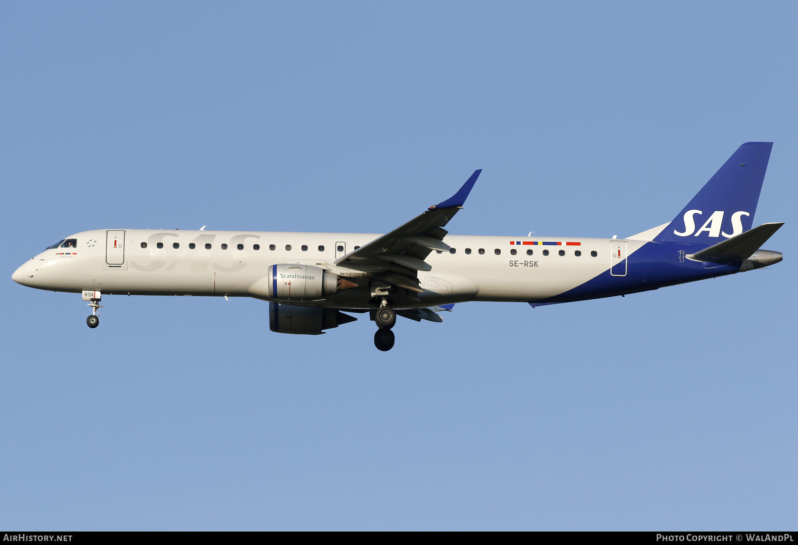 Aircraft Photo of SE-RSK | Embraer 195LR (ERJ-190-200LR) | Scandinavian Airlines - SAS | AirHistory.net #676330