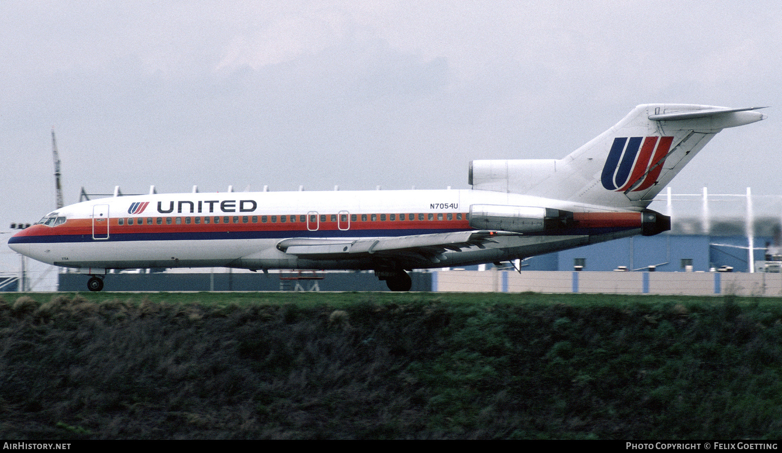 Aircraft Photo of N7054U | Boeing 727-22 | United Airlines | AirHistory.net #676362