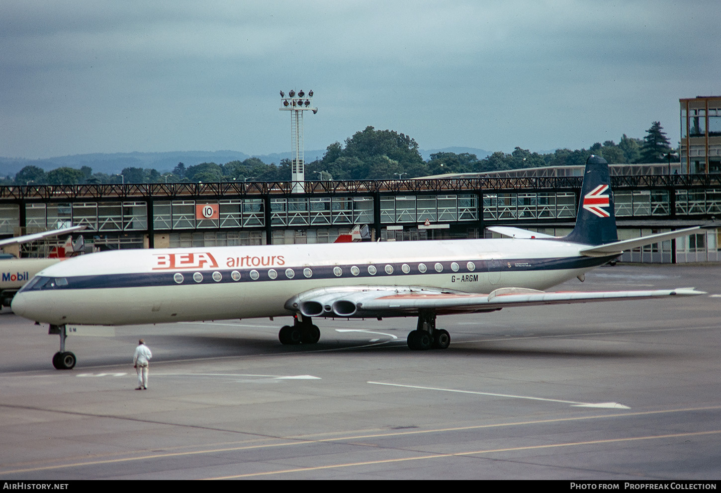 Aircraft Photo of G-ARGM | De Havilland D.H. 106 Comet 4B | BEA Airtours - British European Airways | AirHistory.net #676444