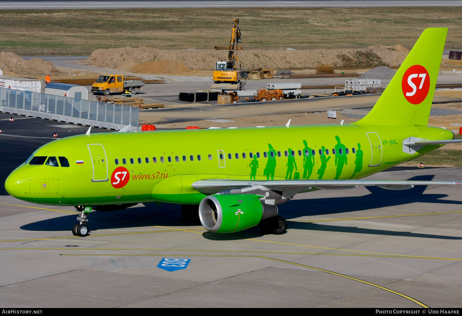 Aircraft Photo of VP-BHL | Airbus A319-114 | S7 Airlines | AirHistory.net #676516