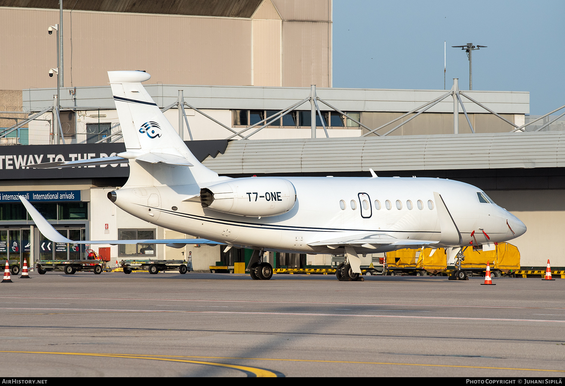 Aircraft Photo of T7-ONE | Dassault Falcon 2000LX | AirHistory.net #676528