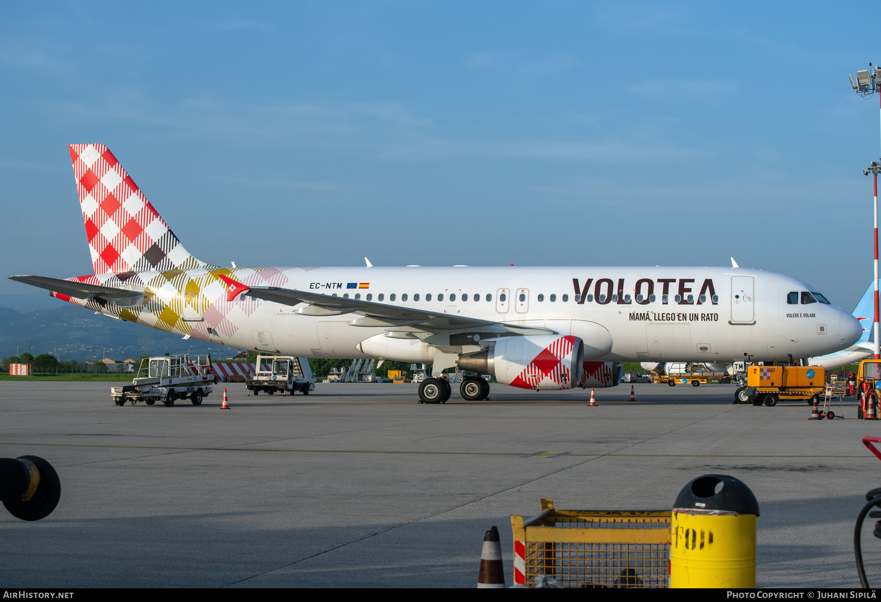 Aircraft Photo of EC-NTM | Airbus A320-216 | Volotea | AirHistory.net #676545