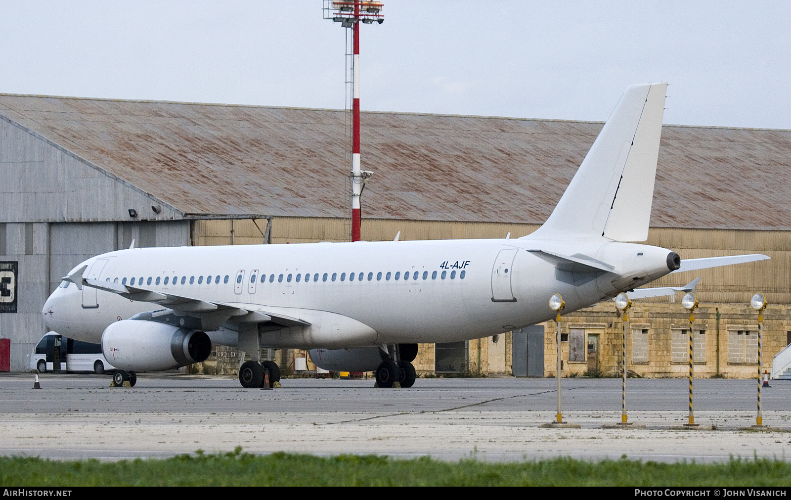 Aircraft Photo of 4L-AJF | Airbus A320-232 | AirHistory.net #676751