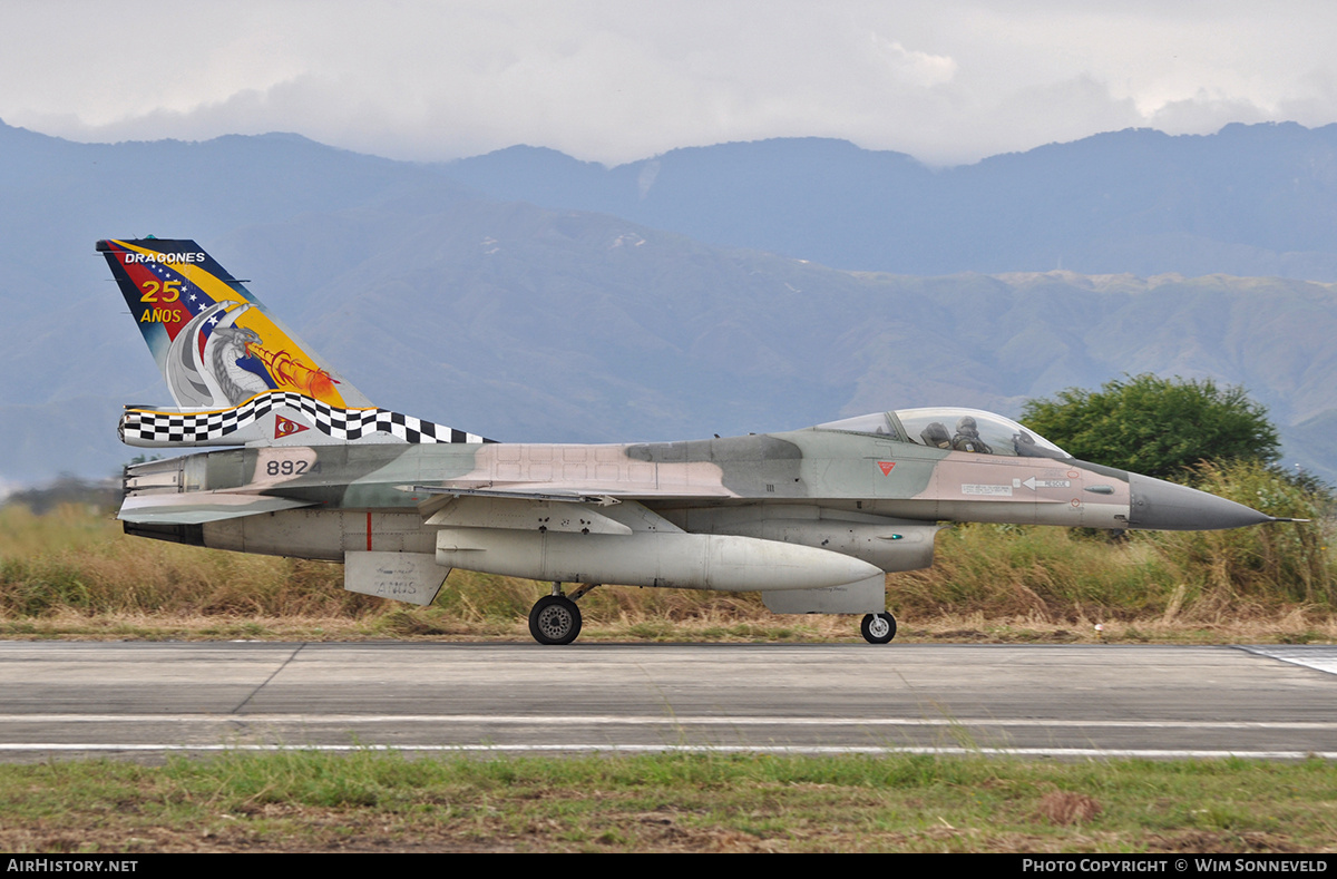 Aircraft Photo of 8924 | General Dynamics F-16A Fighting Falcon | Venezuela - Air Force | AirHistory.net #676785
