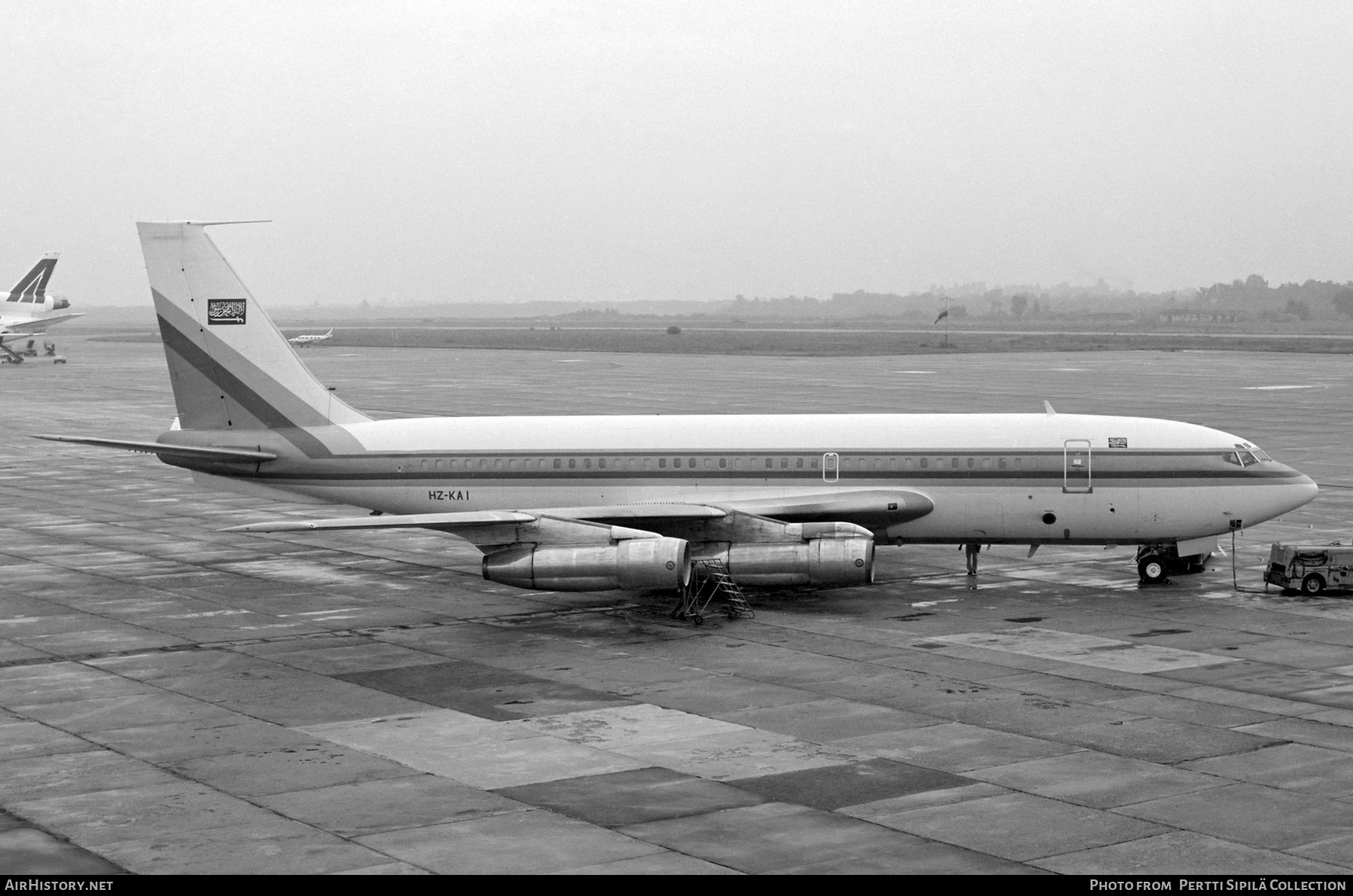 Aircraft Photo of HZ-KA1 | Boeing 720-047B | AirHistory.net #676833