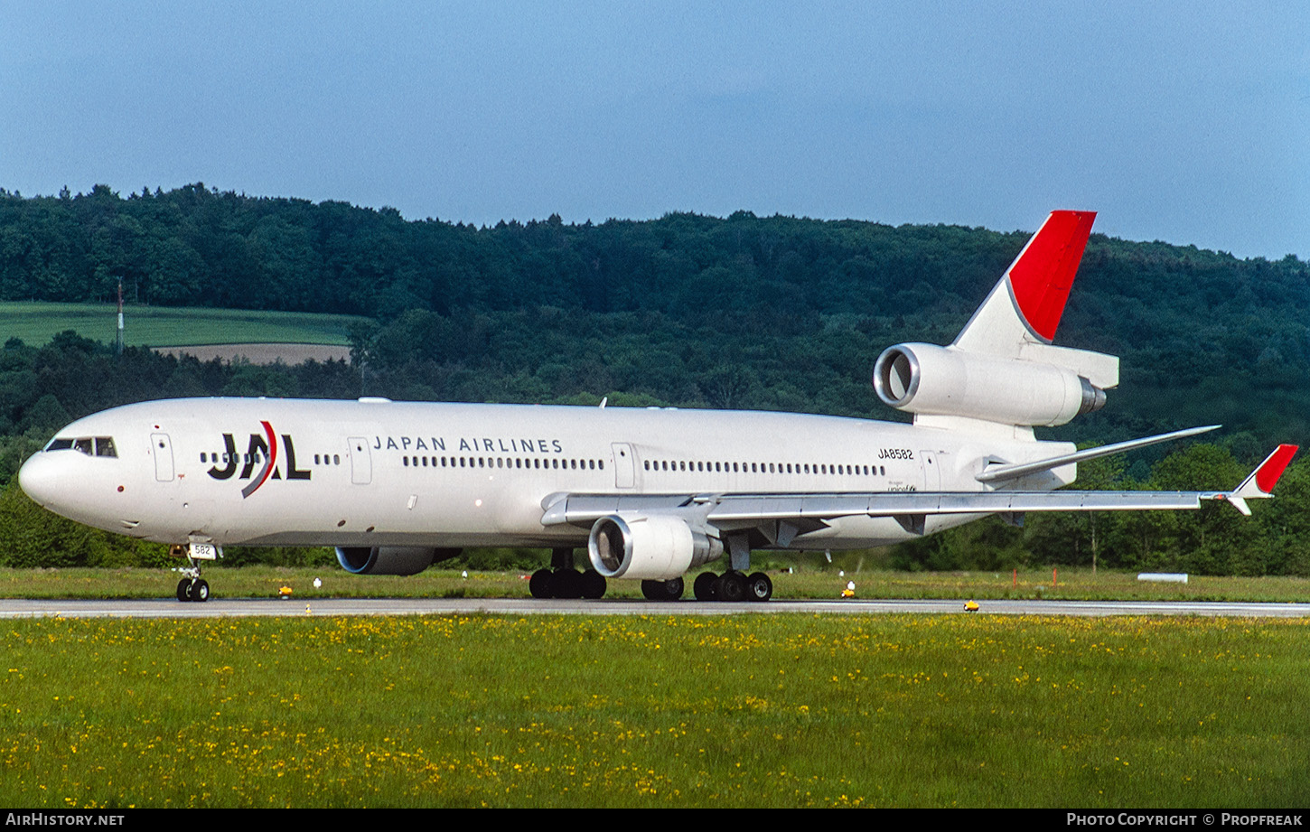 Aircraft Photo of JA8582 | McDonnell Douglas MD-11 | Japan Airlines - JAL | AirHistory.net #676845