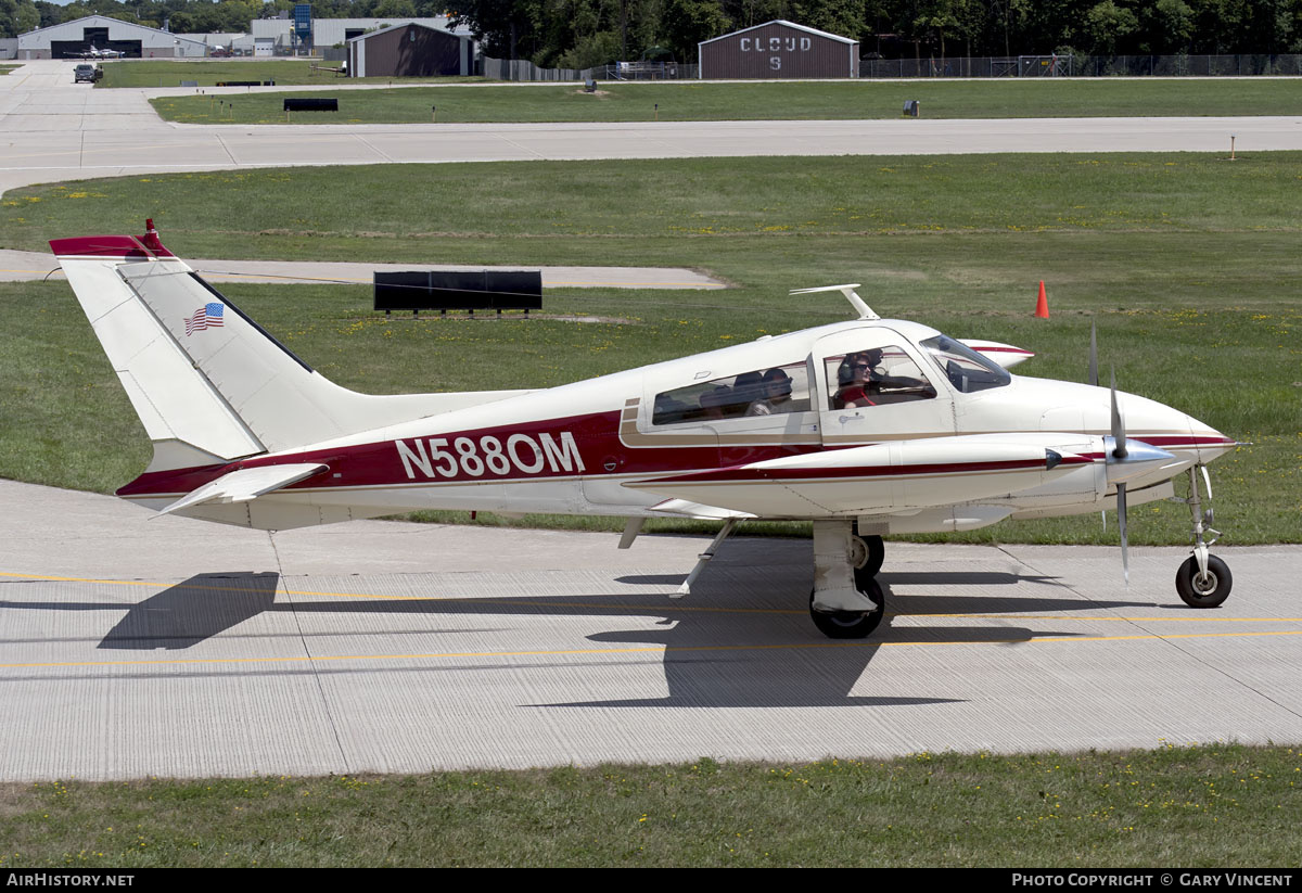 Aircraft Photo of N5880M | Cessna 310P | AirHistory.net #676866