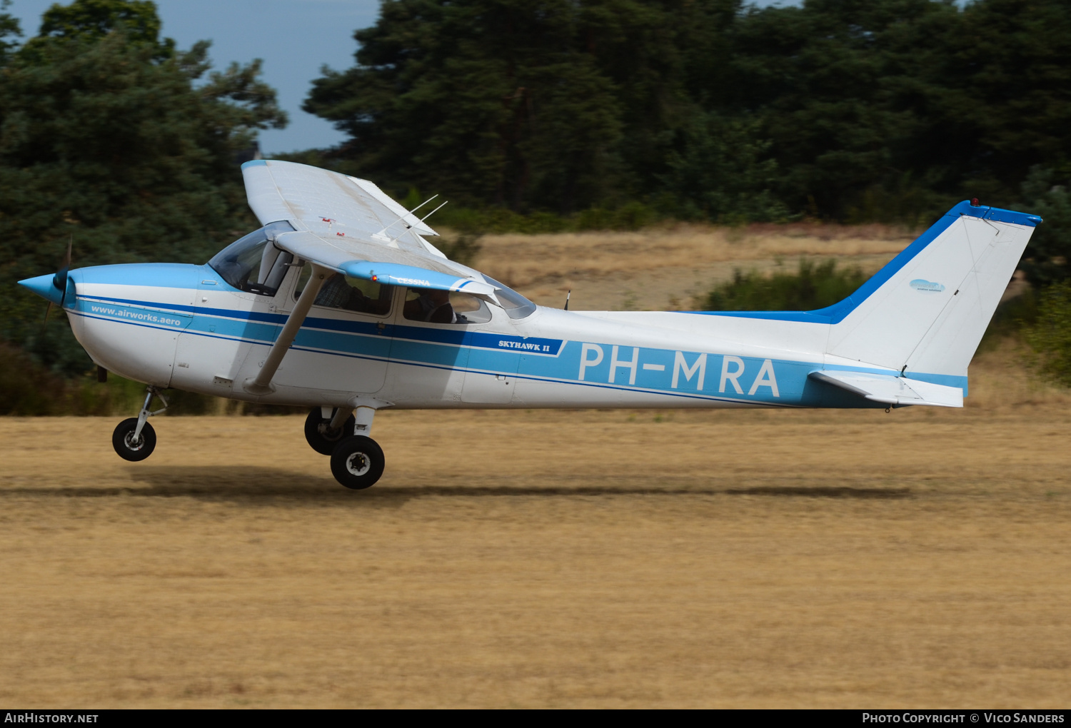 Aircraft Photo of PH-MRA | Cessna 172M Skyhawk II | Koninklijke Aero Club Keiheuvel | AirHistory.net #676873