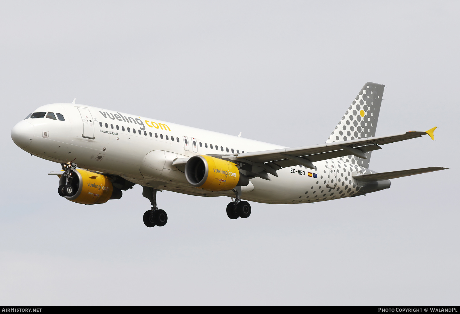Aircraft Photo of EC-MBD | Airbus A320-214 | Vueling Airlines | AirHistory.net #676908