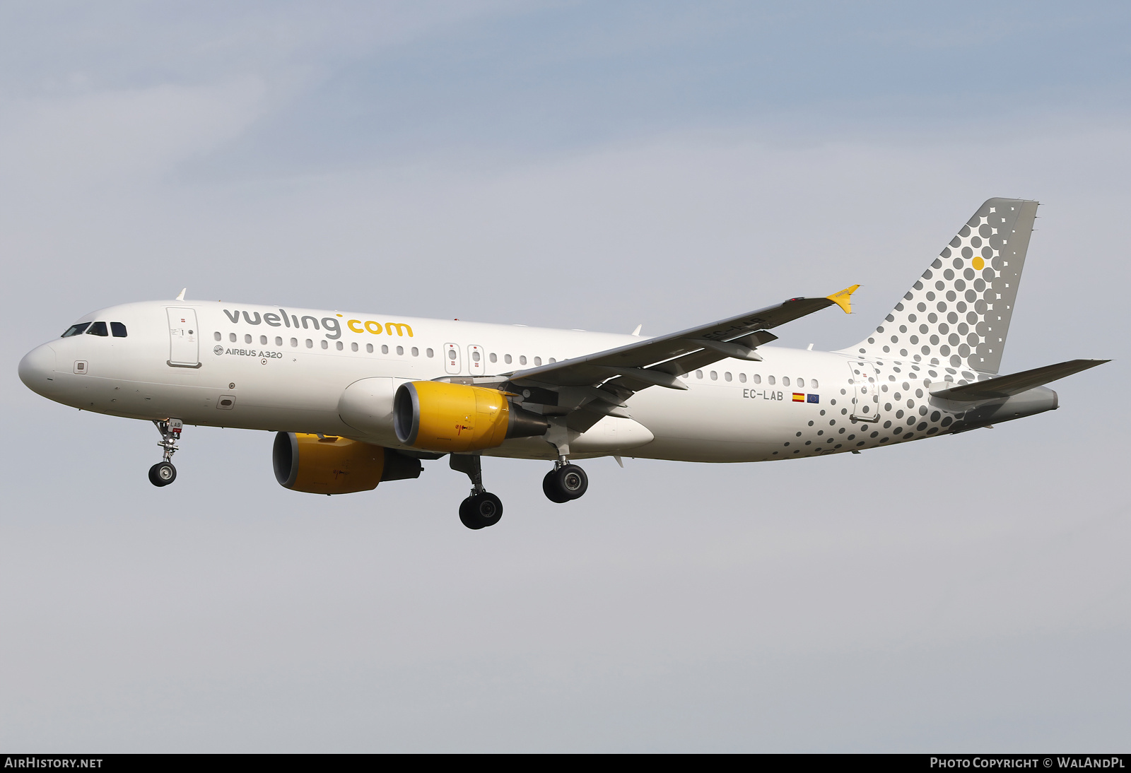Aircraft Photo of EC-LAB | Airbus A320-214 | Vueling Airlines | AirHistory.net #677050