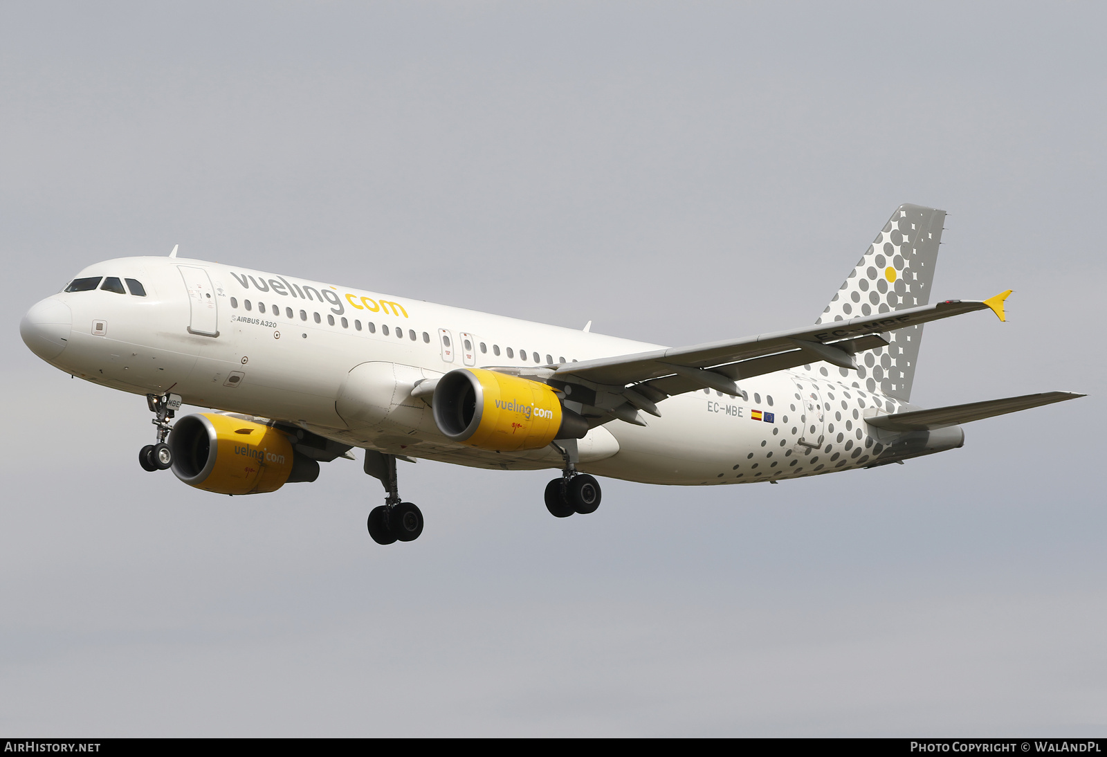 Aircraft Photo of EC-MBE | Airbus A320-214 | Vueling Airlines | AirHistory.net #677062