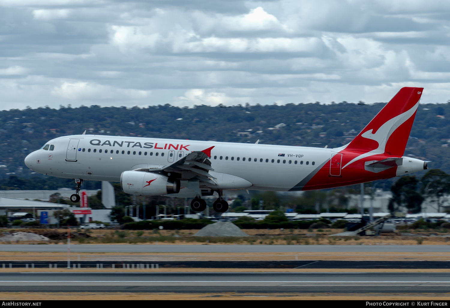 Aircraft Photo of VH-VQP | Airbus A320-232 | QantasLink | AirHistory.net #677066