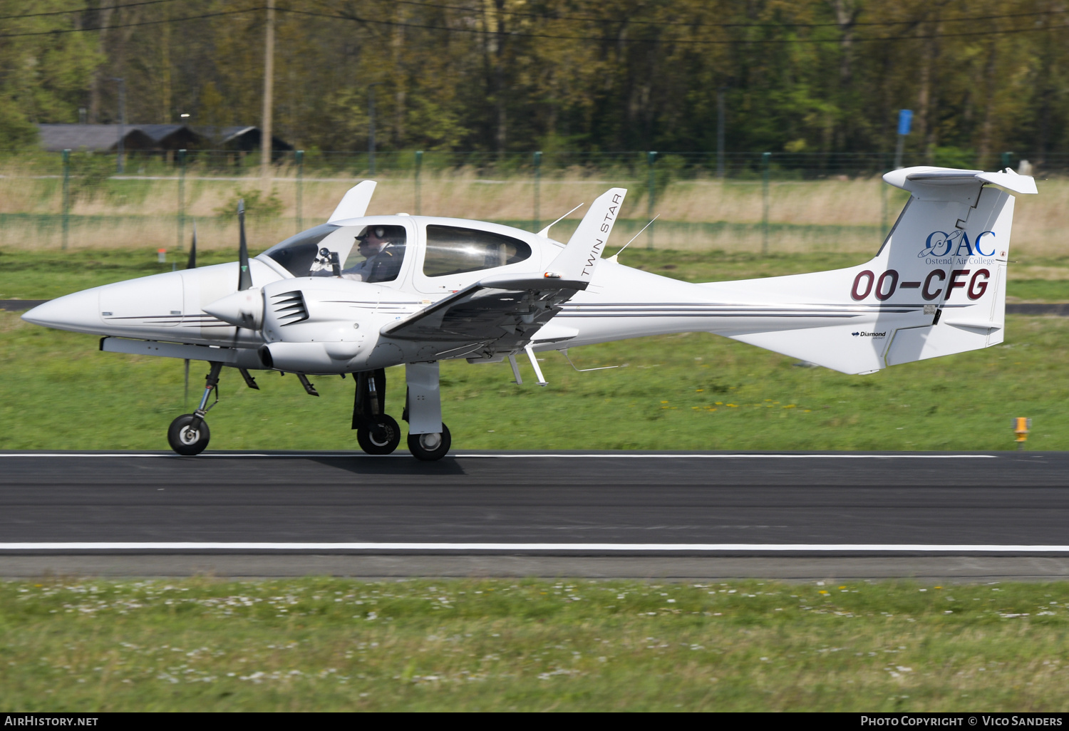 Aircraft Photo of OO-CFG | Diamond DA42 Twin Star | OAC - Ostend Air College | AirHistory.net #677095