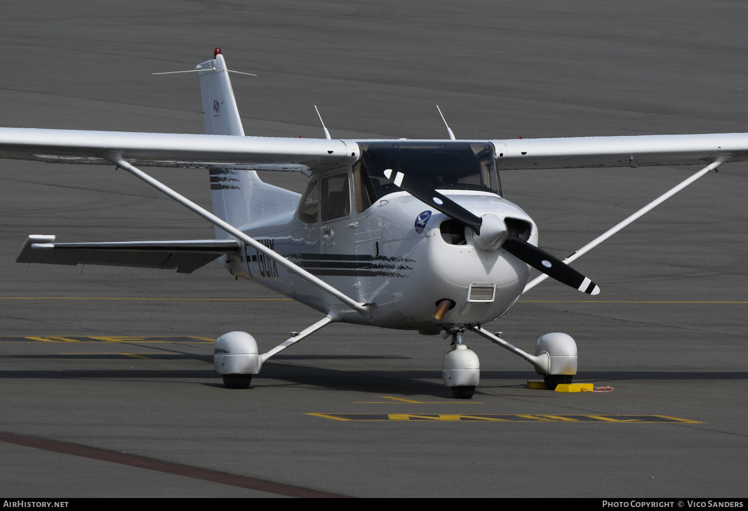 Aircraft Photo of F-GUIX | Cessna 172R Skyhawk | AirHistory.net #677098