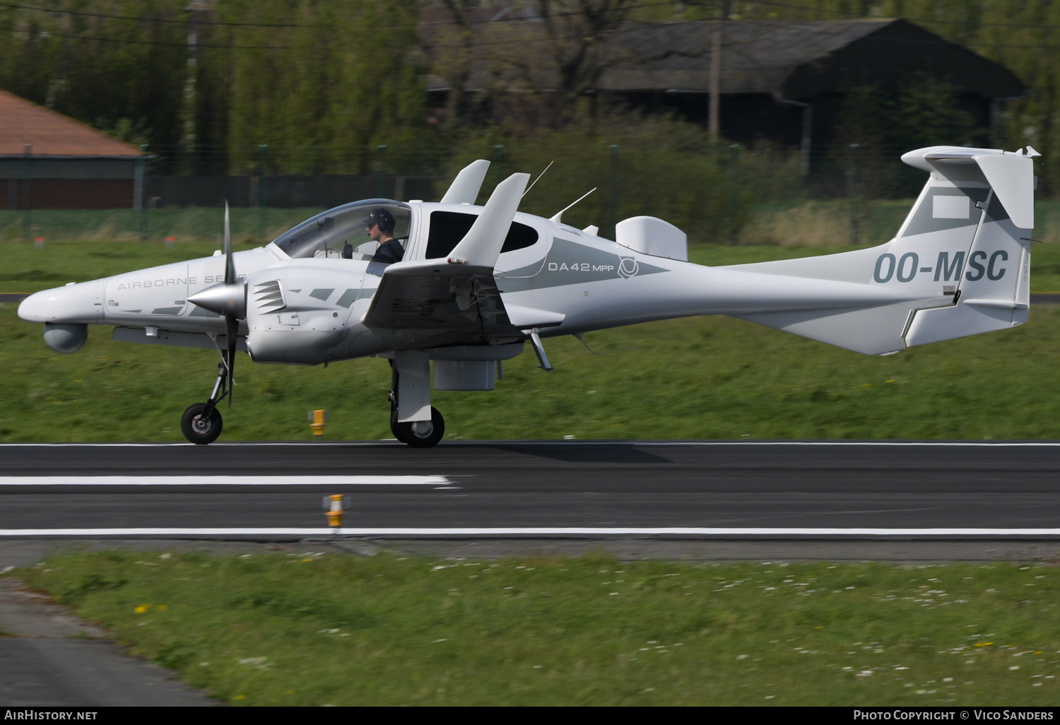 Aircraft Photo of OO-MSC | Diamond DA42 MPP Guardian | AirHistory.net #677115