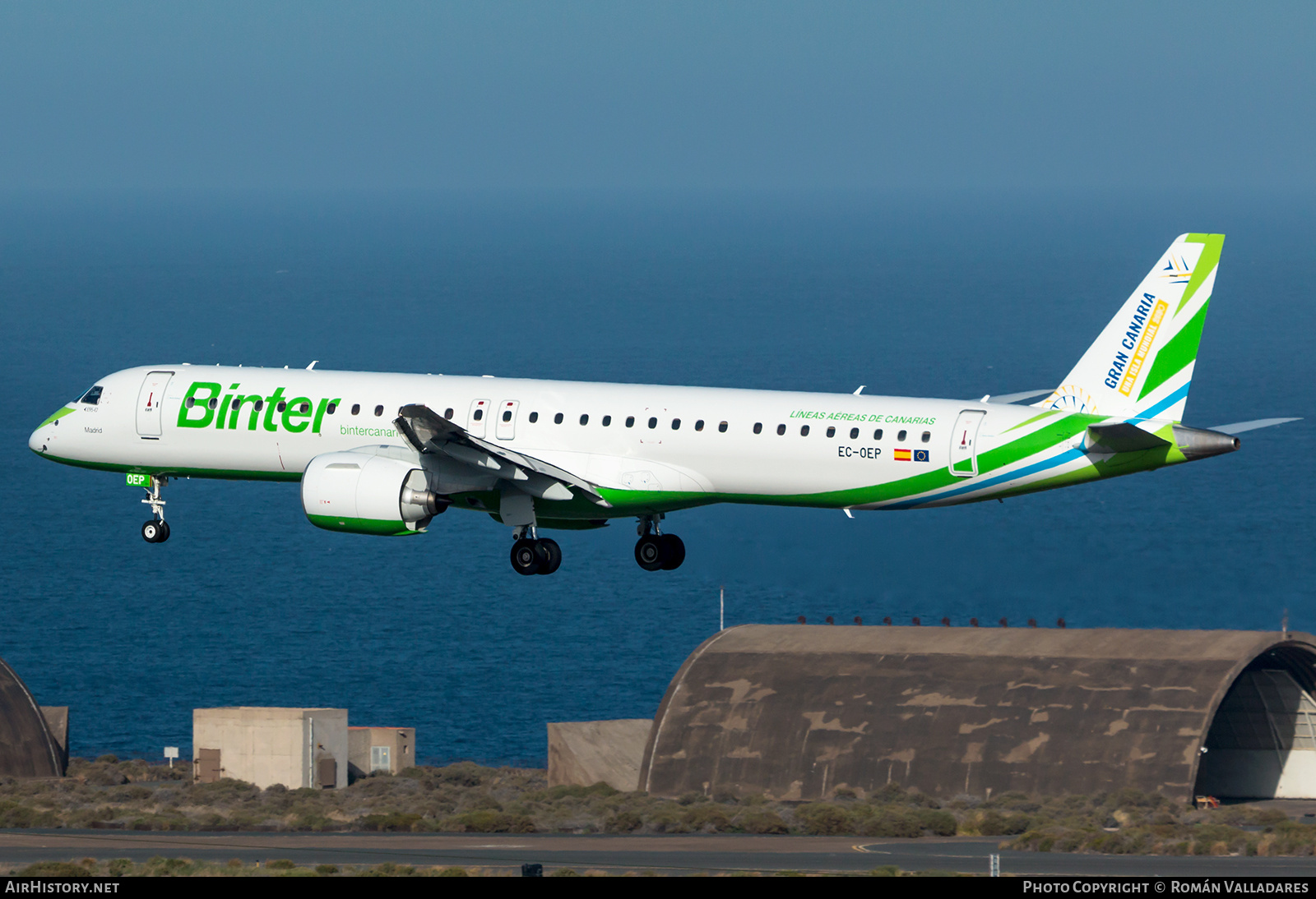 Aircraft Photo of EC-OEP | Embraer 195-E2 (ERJ-190-400) | Binter Canarias | AirHistory.net #677169