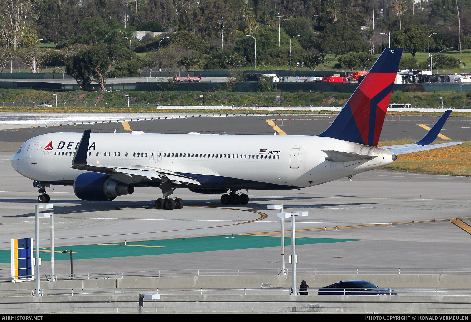 Aircraft Photo of N173DZ | Boeing 767-332/ER | Delta Air Lines | AirHistory.net #677198