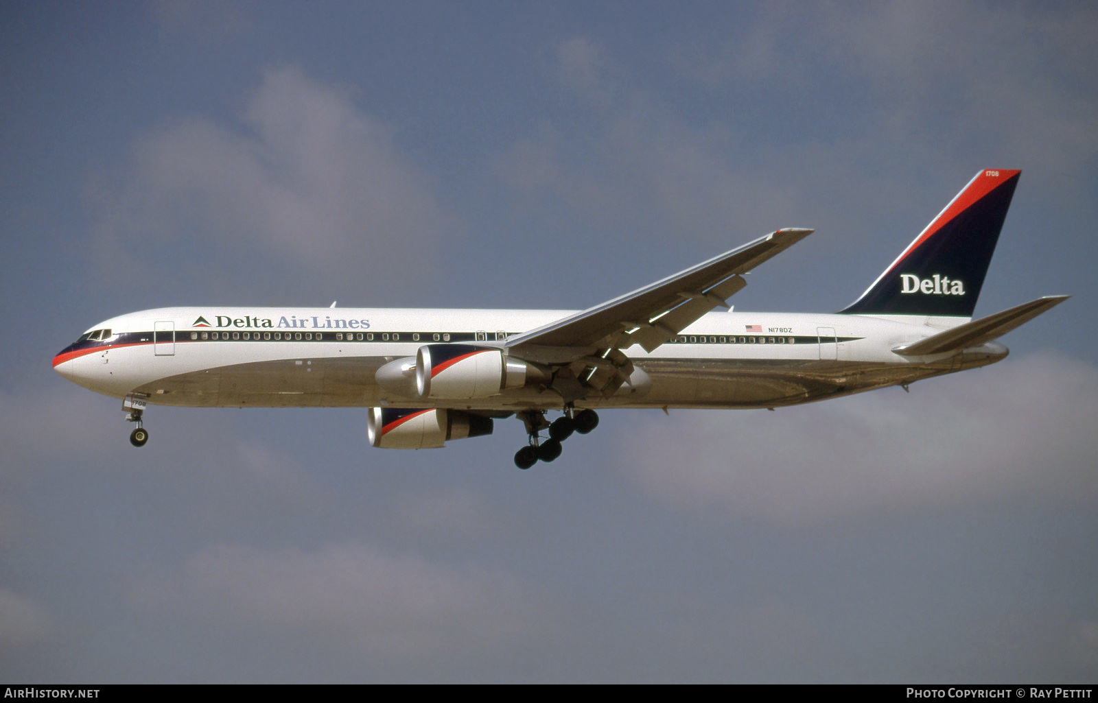 Aircraft Photo of N178DZ | Boeing 767-332/ER | Delta Air Lines | AirHistory.net #677263