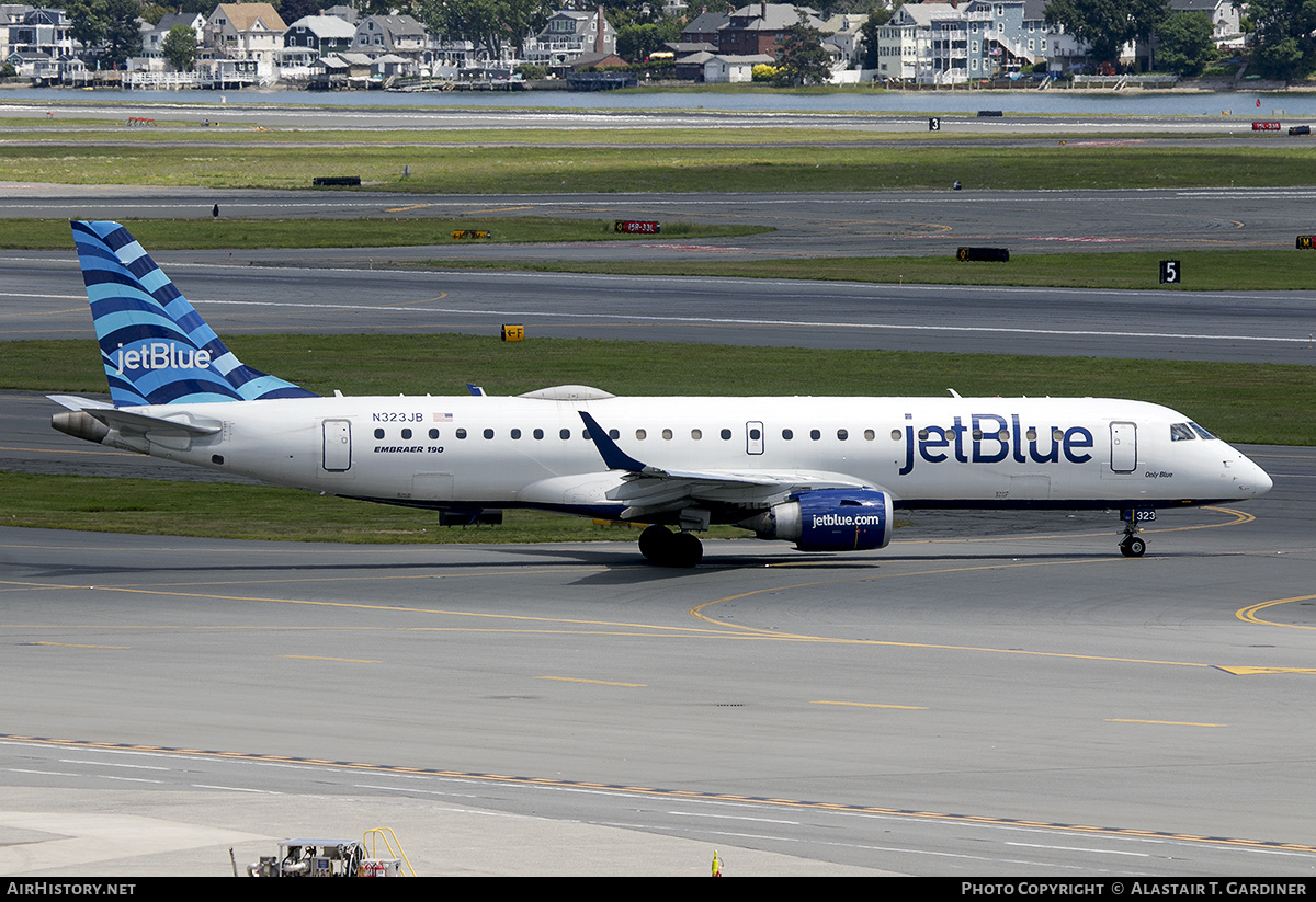 Aircraft Photo of N323JB | Embraer 190AR (ERJ-190-100IGW) | JetBlue Airways | AirHistory.net #677506