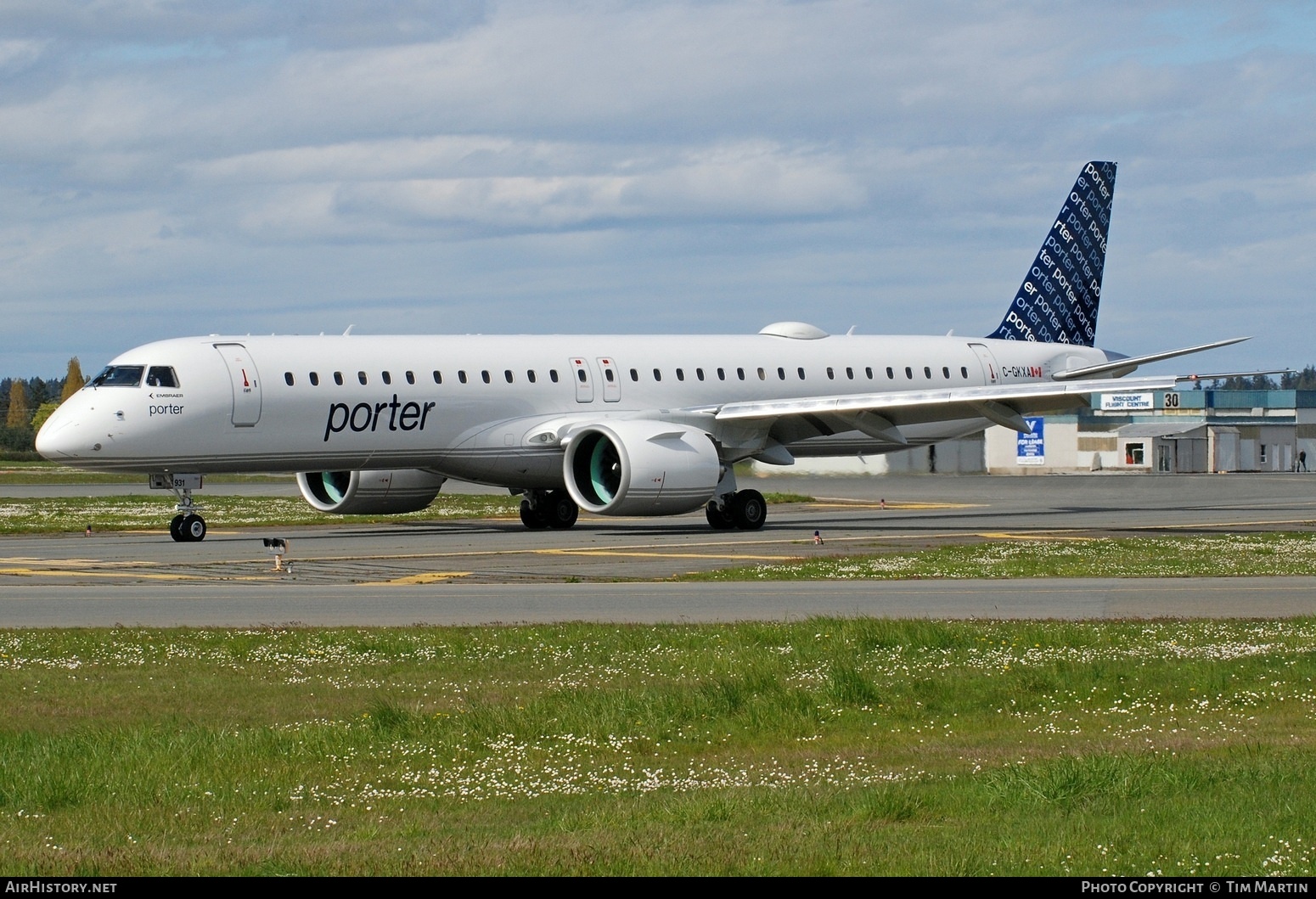 Aircraft Photo of C-GKXA | Embraer 195-E2 (ERJ-190-400) | Porter Airlines | AirHistory.net #677563